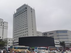 -巴陵广场