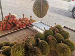 -阿龙榴莲摊