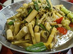-芦茨金富饭庄·25年老字号·专做稻草鸡