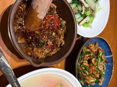 -老滇山寨•云南特色菜•地方菜•民族风情歌舞表演(金碧店)