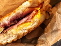 帕尼尼-星巴克(广州南站A18检票口楼上)