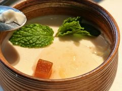 自制酸奶配蜂巢蜜-四季民福烤鸭店(故宫店)