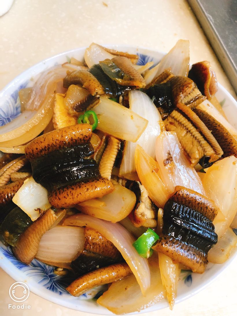 好吃的洋葱爆炒黄鳝片