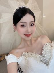 -现代经典婚纱摄影