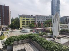 -UNI UNI(环亚凯瑟琳店)