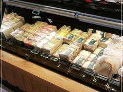 面包甜点陈列柜-星巴克(成都机场T2店)