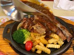 -香港新发烧腊茶餐厅(万象店)