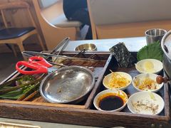 -围炉肉舍•炭烤活鳗•丹东海鲜烤肉(步行街店)