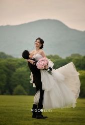 -雪中彩影婚纱摄影·微光艺术中心