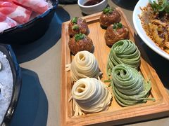 手剁猪肉丸-享月汤皇·海鲜小火锅·聚会(曲江创意谷店)