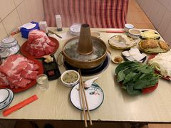 -洞庭洲·防空洞火锅·铜锅涮肉·烧烤(新百广场店)