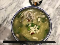 -轻捞慢起面馆(新世界百货店)