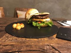 -HIGH FIVE哈福手工汉堡(桂林路店)