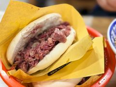 肥瘦腊牛肉夹馍-邢老三肉丸糊辣汤·非遗美食(西安总店)