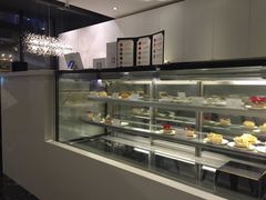 面包甜点陈列柜-PETIT PARIS 小巴黎(花园道店)
