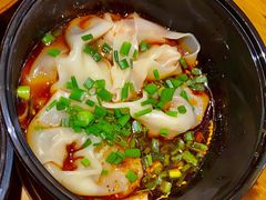 红油抄手-青石桥老瓦房肥肠粉总店(青石桥总店)