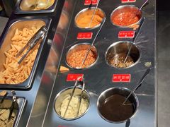 自助调料区-马路牙子烧烤音乐酒馆(望京店)
