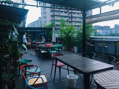 -拖板鞋咖啡旅行酒店(春熙路地铁站店)
