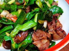 大蒜炒香肠-元银甲·湖北地标美食(汉阳店)