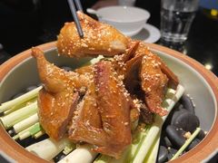 盐焗香茅乳鸽-小运河·公馆(国贸店)