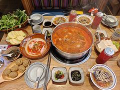 -野山舂·贵州现舂酸汤牛肉(东山店)