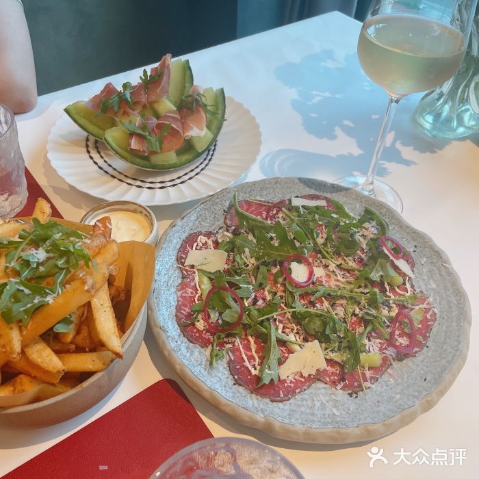 普朗姆生蚝牛排馆 The Plump Oyster(成都摩方购物中心店)图片