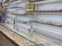 -美式眼镜·授权蔡司.依视路.尼康.豪雅.明月(南翔印象城店)