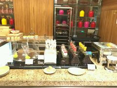 -华邑酒店·鲜艳全日自助餐厅