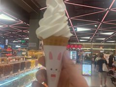 鲜奶冰淇淋-盒马鲜生(宝地店)