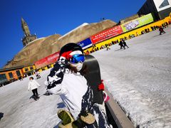 -采薇庄园四季滑雪场