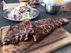 -Ribs & Burgers The Rocks