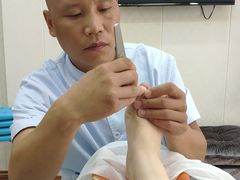 -彭世修脚(盛世天骄店)