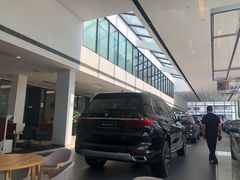 -上海宝信宝马4S店