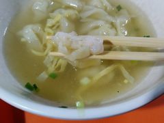 太湖三白小馄饨-忆秦园小笼包(惠山古镇总店)