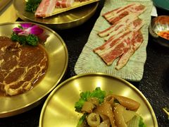 -臻牛烤肉