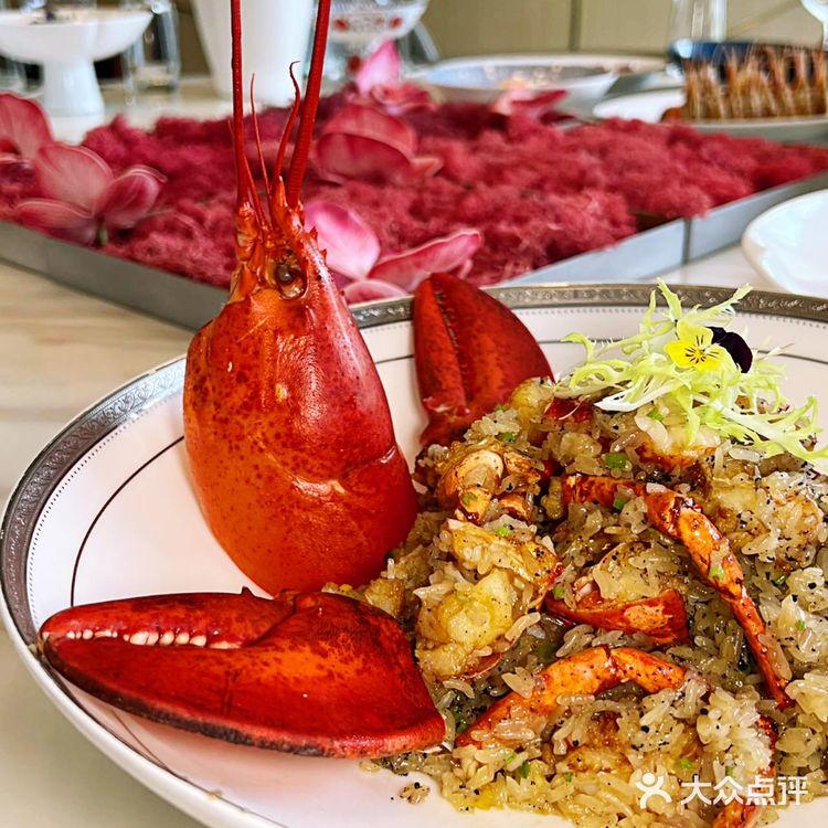 高尔夫球场里面的私厨！！这也太惬意了叭