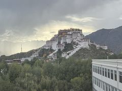 -平措康桑·和牛自助观景餐厅(布达拉宫店)