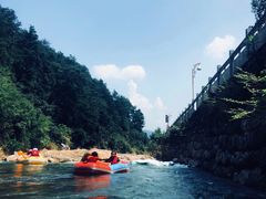 -龙井峡漂流