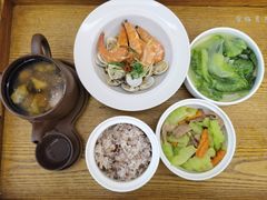 -雪梅月子中心(华侨城店)