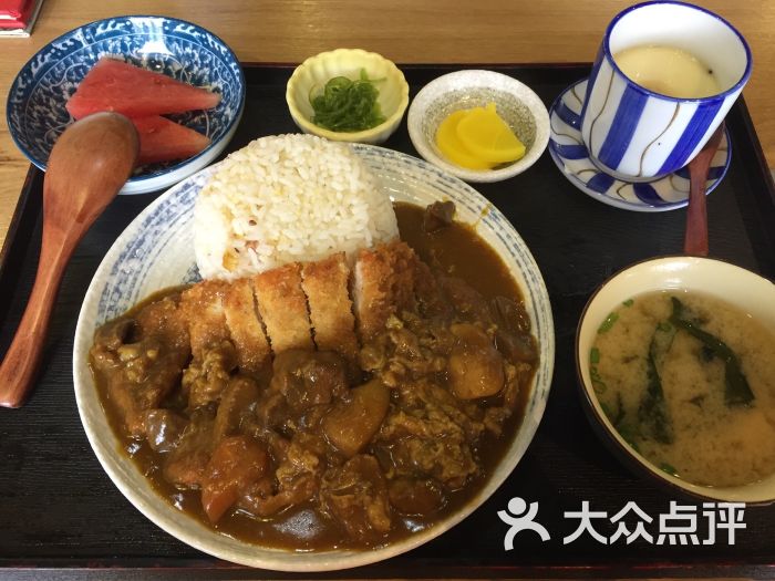 咖喱牛肉猪排饭定食