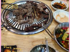 -牛信亭韩国料理·炭火烤肉(紫藤路店)
