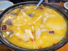 -休记光头香辣蟹干锅(绵竹店)