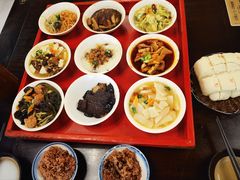 -蓝田九大碗民俗食府(蓝田店)