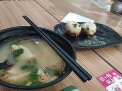 -小杨生煎(金山百联购物中心3楼店)