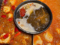 -老牌坊云南鱼豆花火锅(爱建店)
