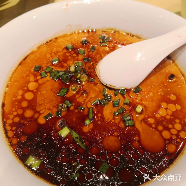 谢光头应该算是长沙菜的老字号了，正好在步行街这边逛街