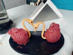 招牌天鹅酥-岁粤Moon·湖景餐厅(月光码头店)