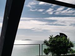 -三亚湾海居铂尔曼度假酒店