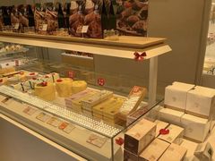 面包甜点陈列柜-好利来(西罗园店)