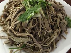 -溢心园香河肉饼总店